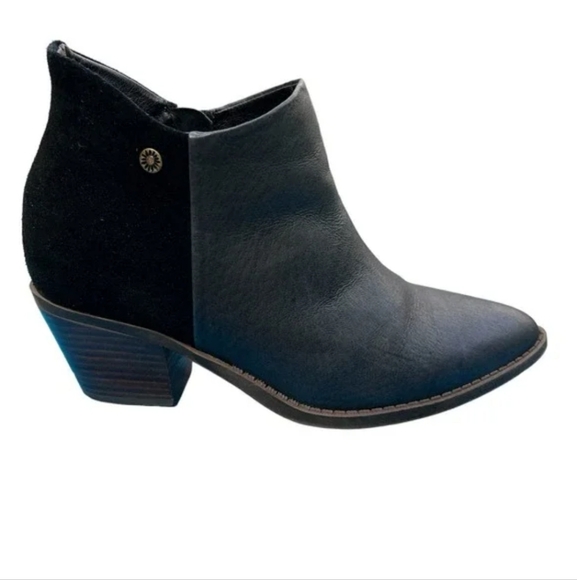 Yellow Box Shoes - Yellow Box “Dannika” Women’s Black Leather Block Heel Ankle Boots size 7